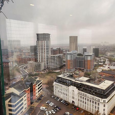 Quayside Penthouse 2 Bedroom Ensuite Near Media City & Manchester United Bagian luar foto