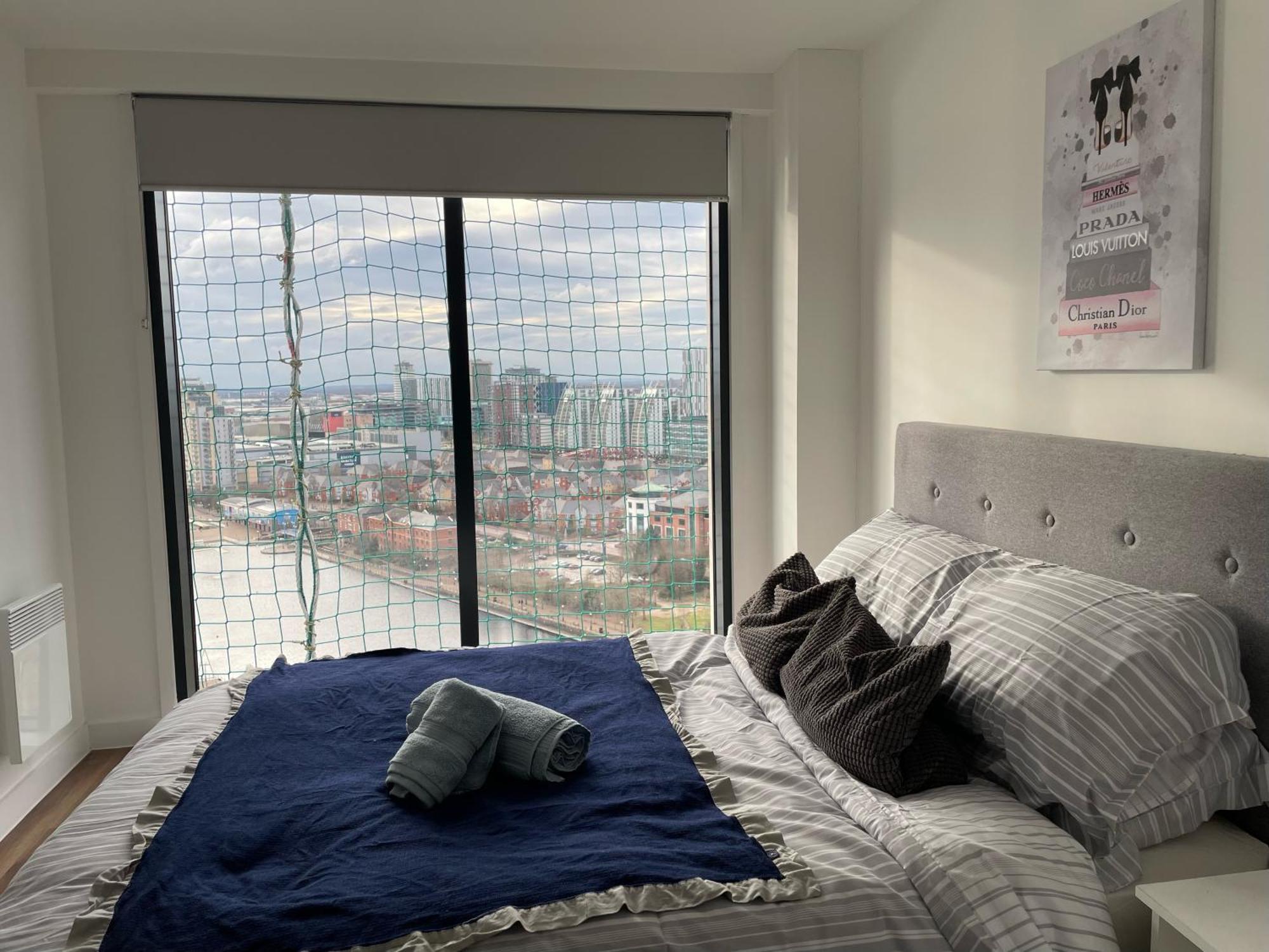 Quayside Penthouse 2 Bedroom Ensuite Near Media City & Manchester United Bagian luar foto