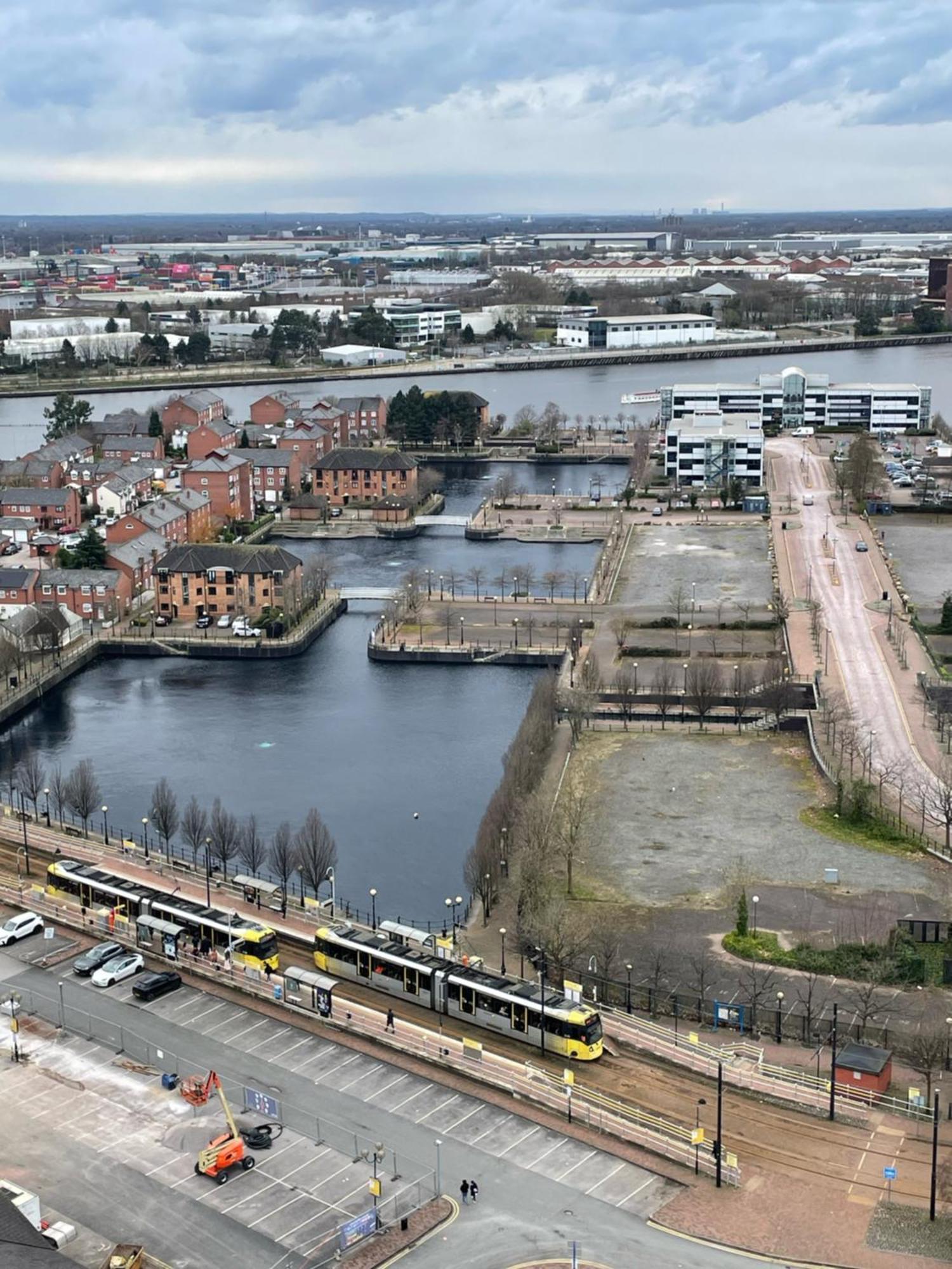 Quayside Penthouse 2 Bedroom Ensuite Near Media City & Manchester United Bagian luar foto
