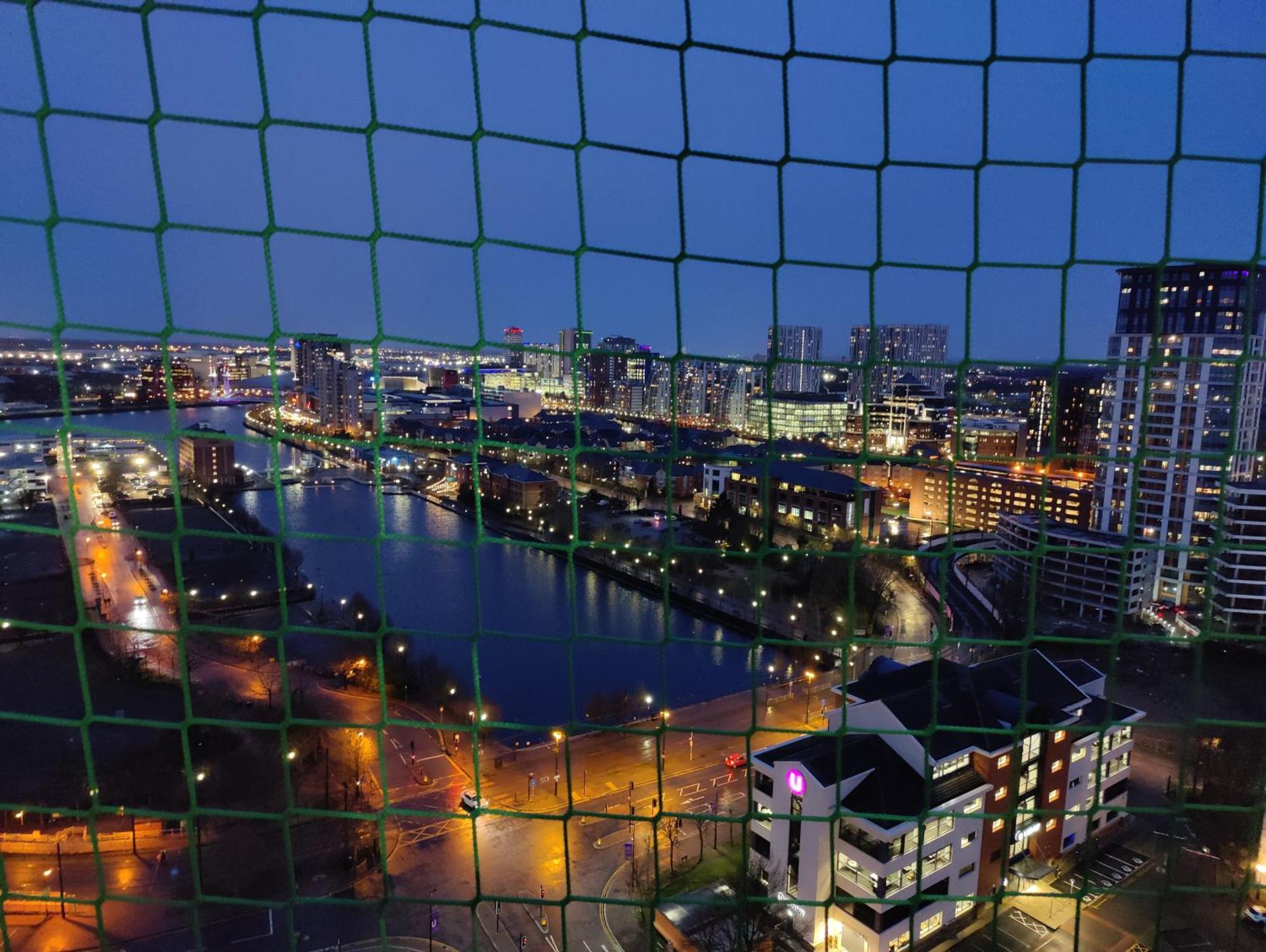 Quayside Penthouse 2 Bedroom Ensuite Near Media City & Manchester United Bagian luar foto