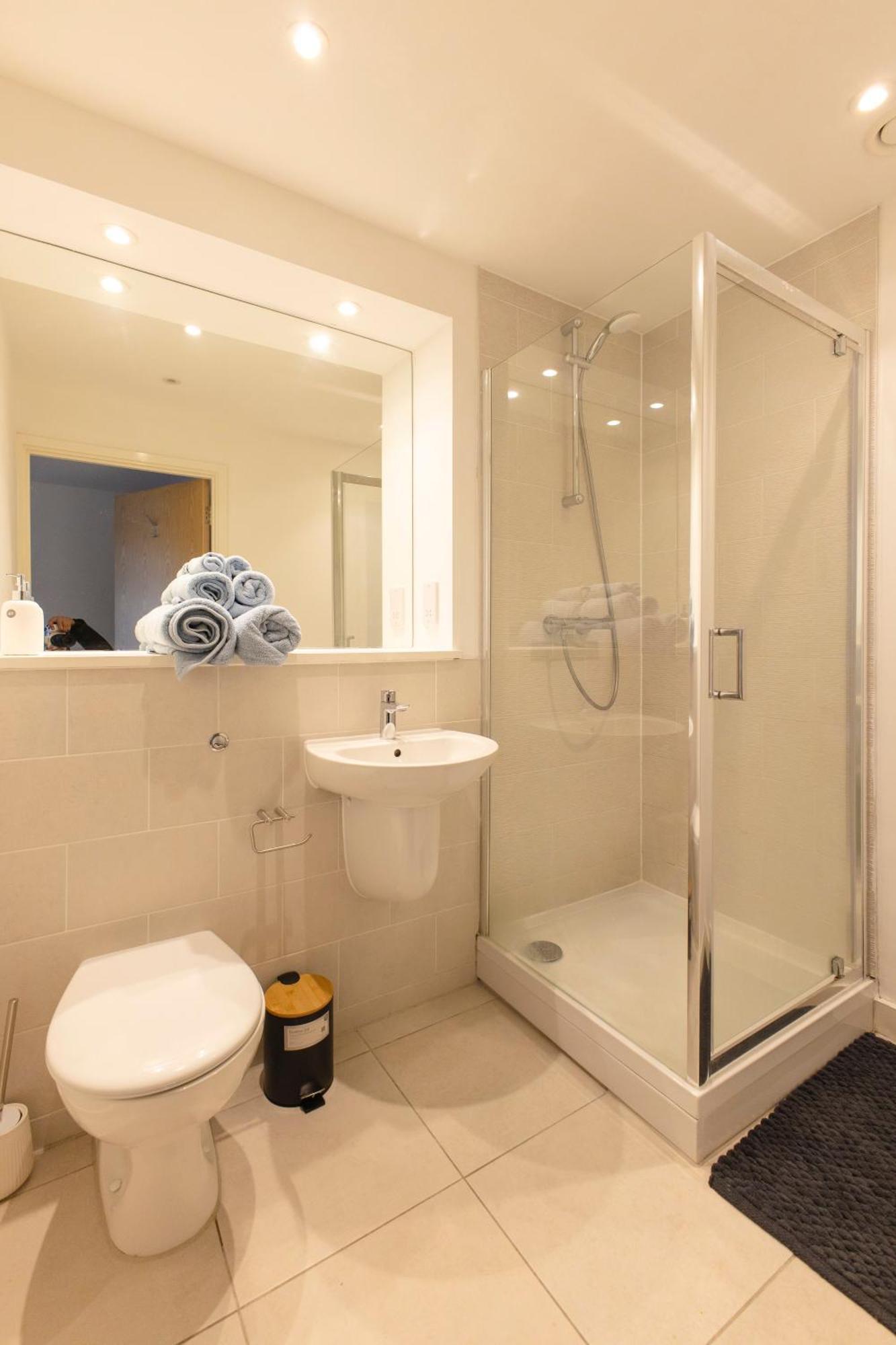 Quayside Penthouse 2 Bedroom Ensuite Near Media City & Manchester United Bagian luar foto