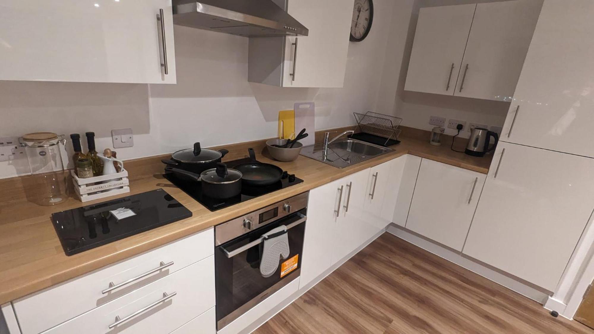 Quayside Penthouse 2 Bedroom Ensuite Near Media City & Manchester United Bagian luar foto
