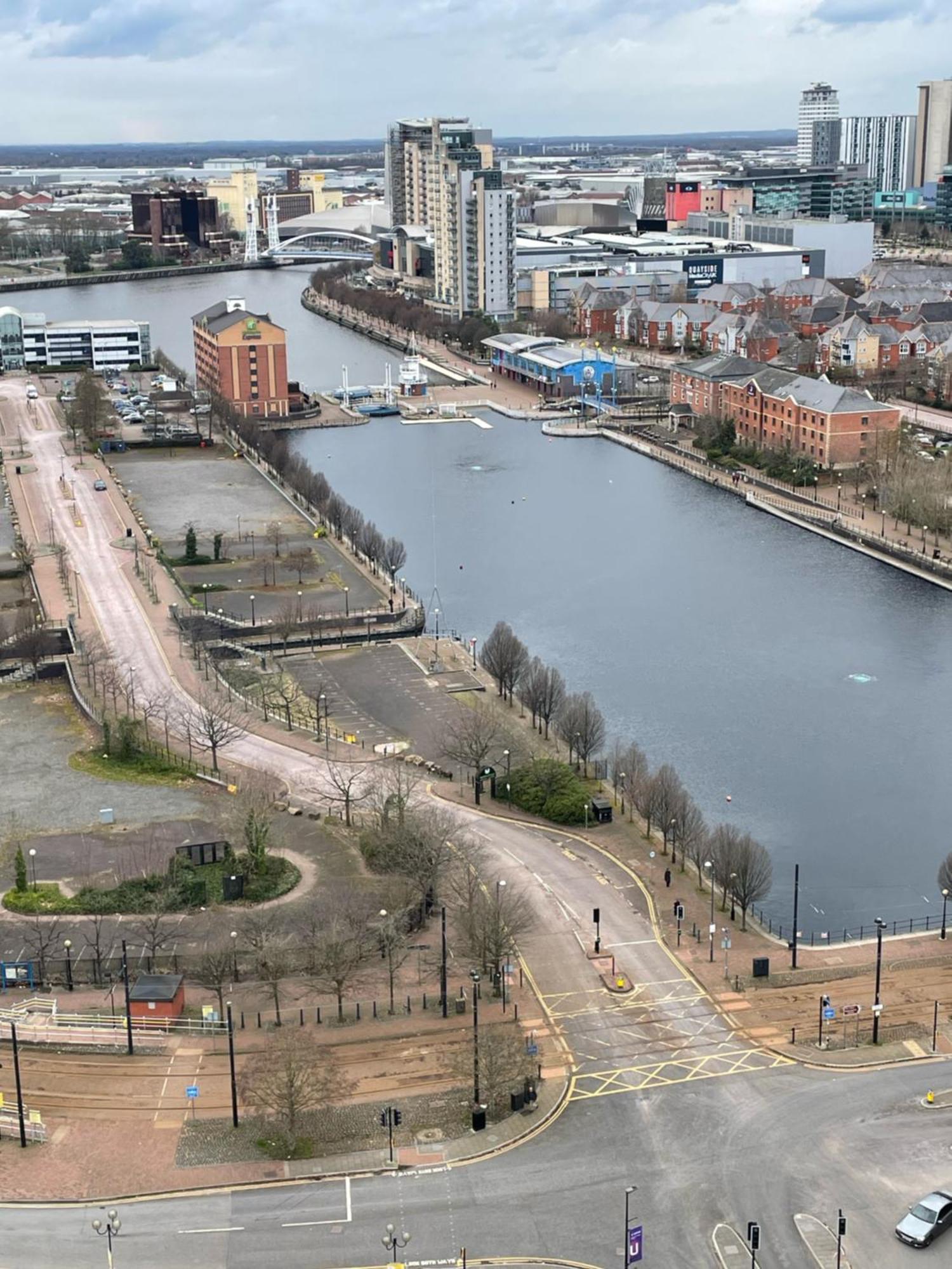 Quayside Penthouse 2 Bedroom Ensuite Near Media City & Manchester United Bagian luar foto