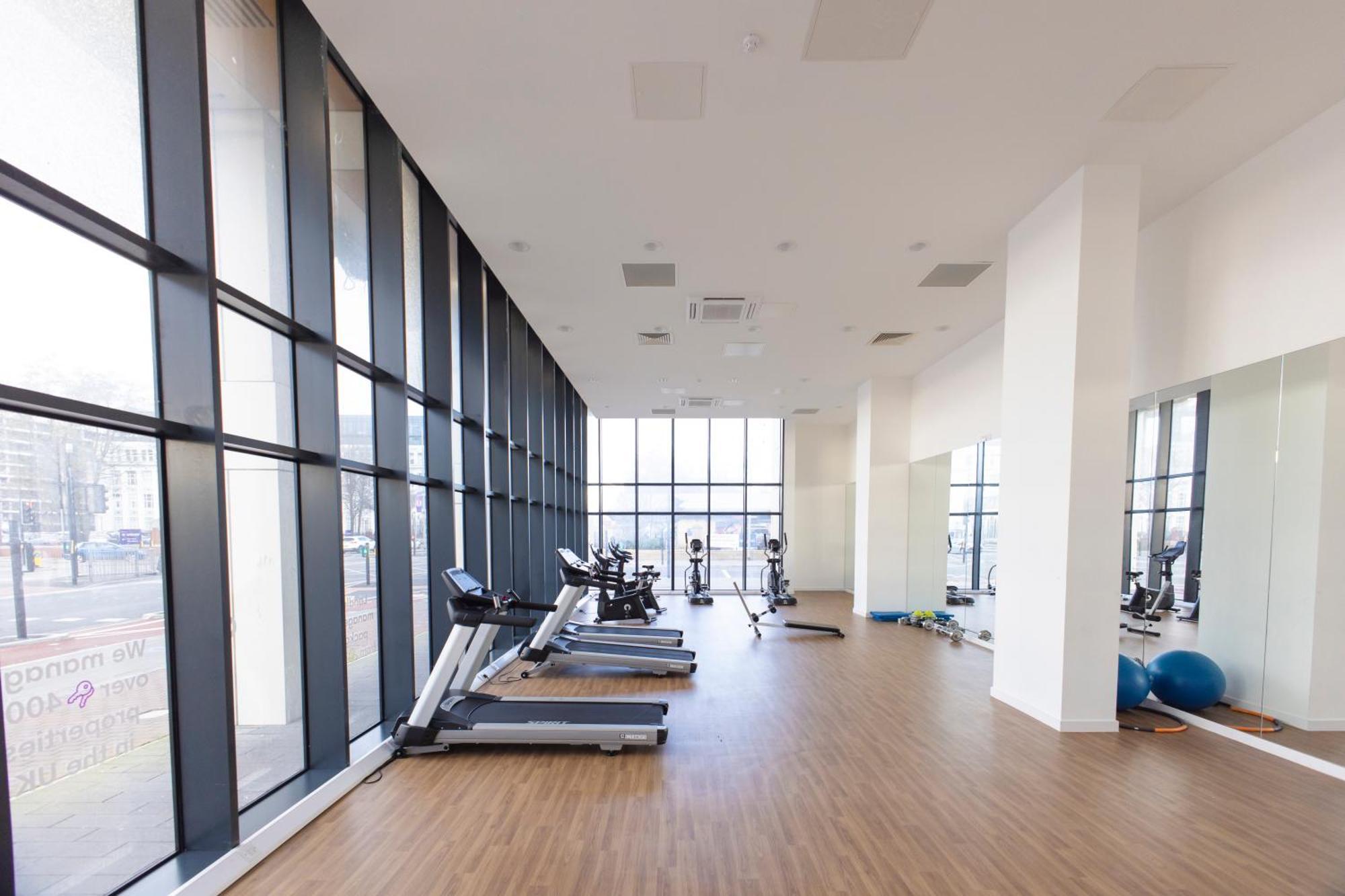 Quayside Penthouse 2 Bedroom Ensuite Near Media City & Manchester United Bagian luar foto